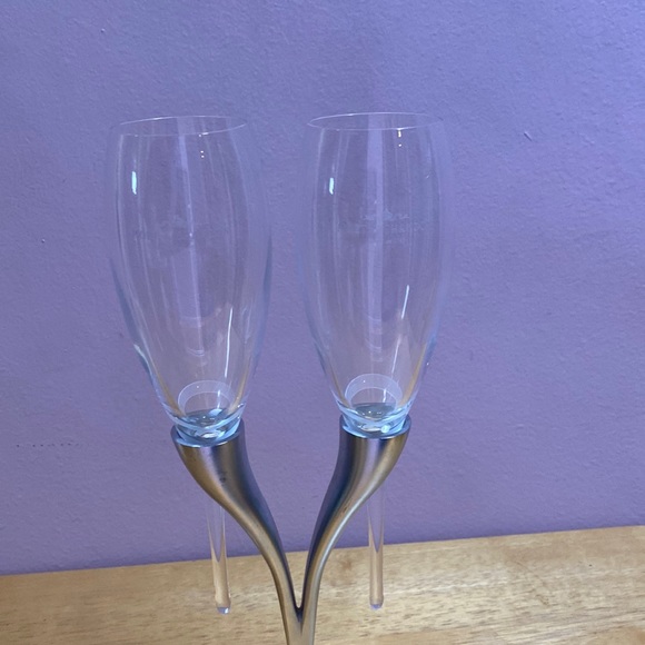 Moet & Chandon Champagne Flute Glasses and Stand - Picture 3 of 6